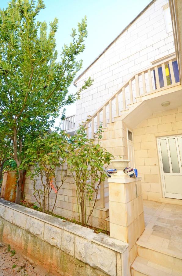 Apartment Jerka Supetar Exterior foto