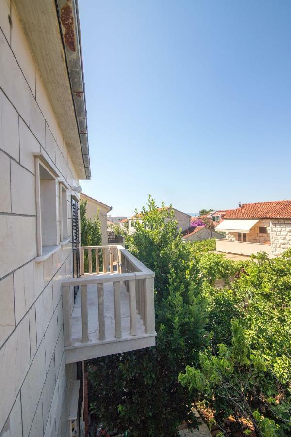 Apartment Jerka Supetar Exterior foto