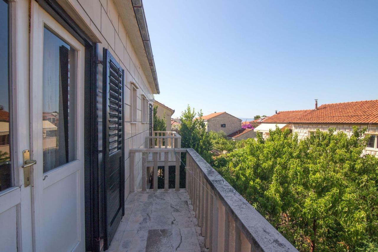 Apartment Jerka Supetar Exterior foto