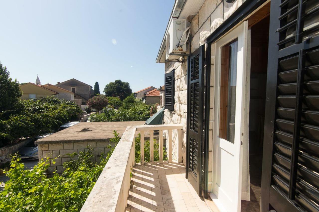 Apartment Jerka Supetar Exterior foto